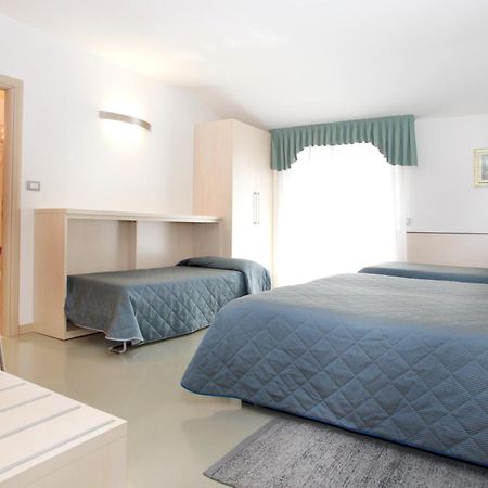 Hotel Miorelli Torbole Sul Garda Exteriör bild