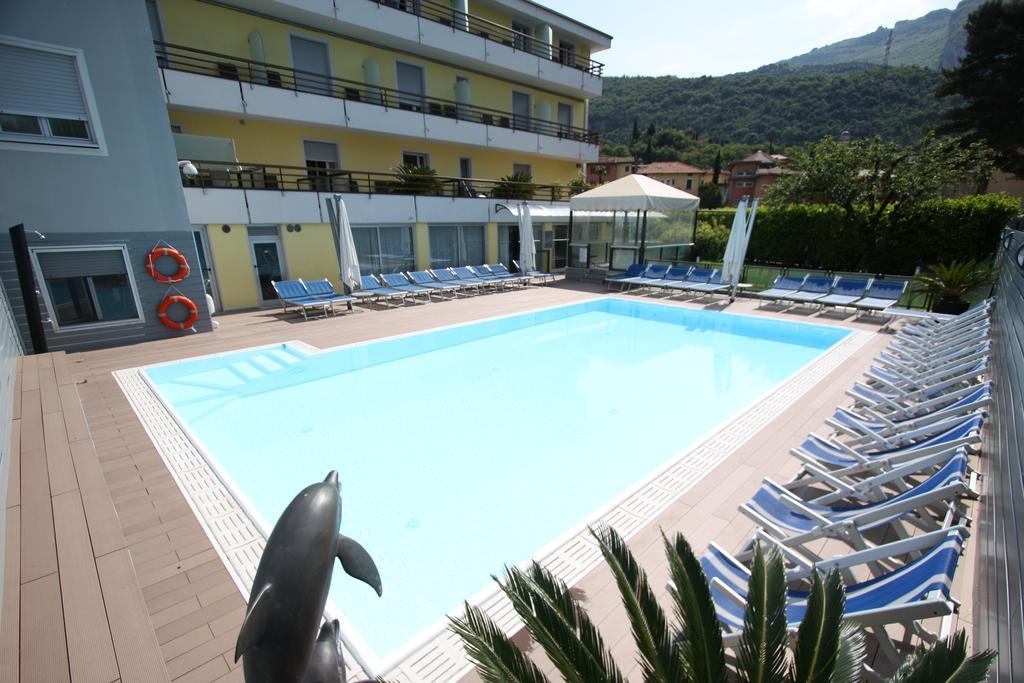 Hotel Miorelli Torbole Sul Garda Exteriör bild