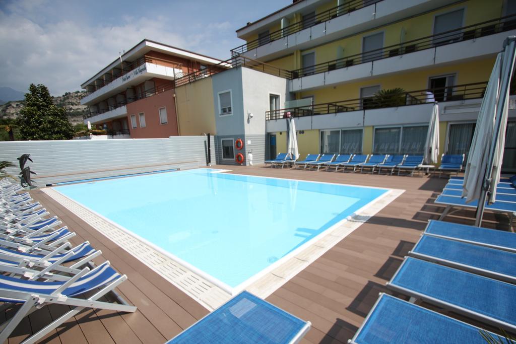 Hotel Miorelli Torbole Sul Garda Exteriör bild