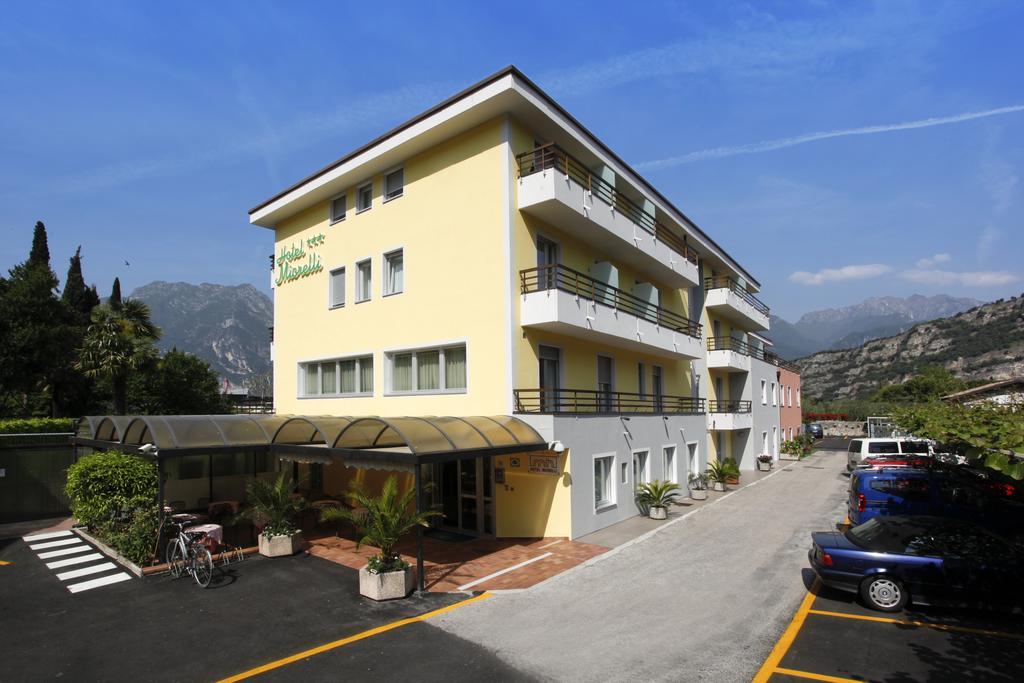 Hotel Miorelli Torbole Sul Garda Exteriör bild