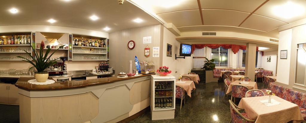 Hotel Miorelli Torbole Sul Garda Exteriör bild