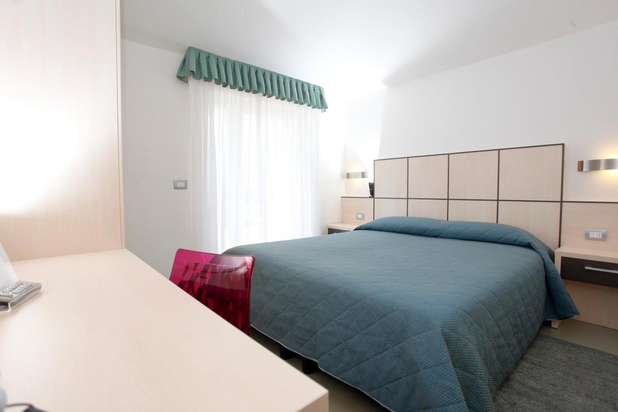 Hotel Miorelli Torbole Sul Garda Exteriör bild